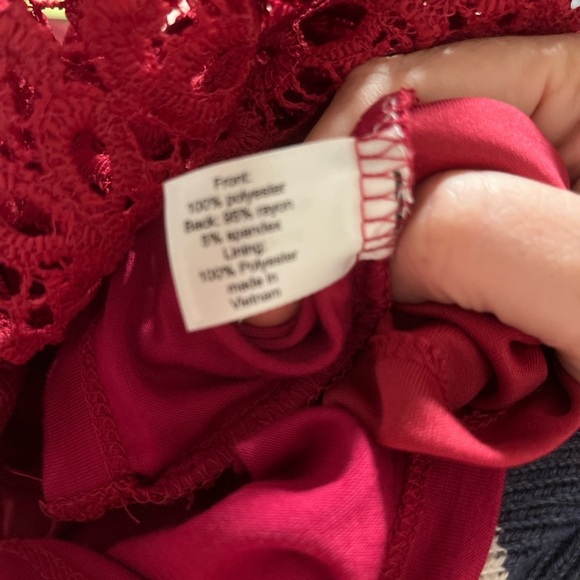 Lane Bryant Wine Red Lace Overlay Sleeveless Top 26/28 NWT New scalloped edge - Picture 6 of 6